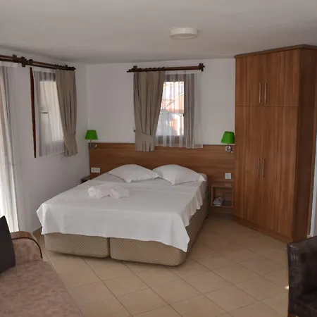 Palmiye Akyaka (Mugla)